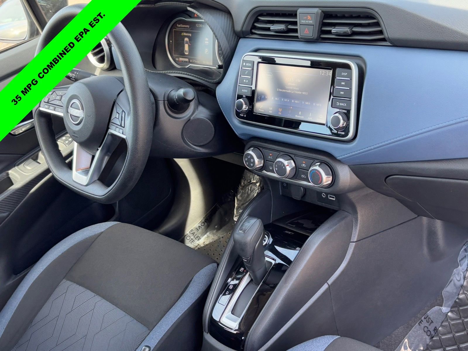 Used 2025 Nissan Versa SV image 9