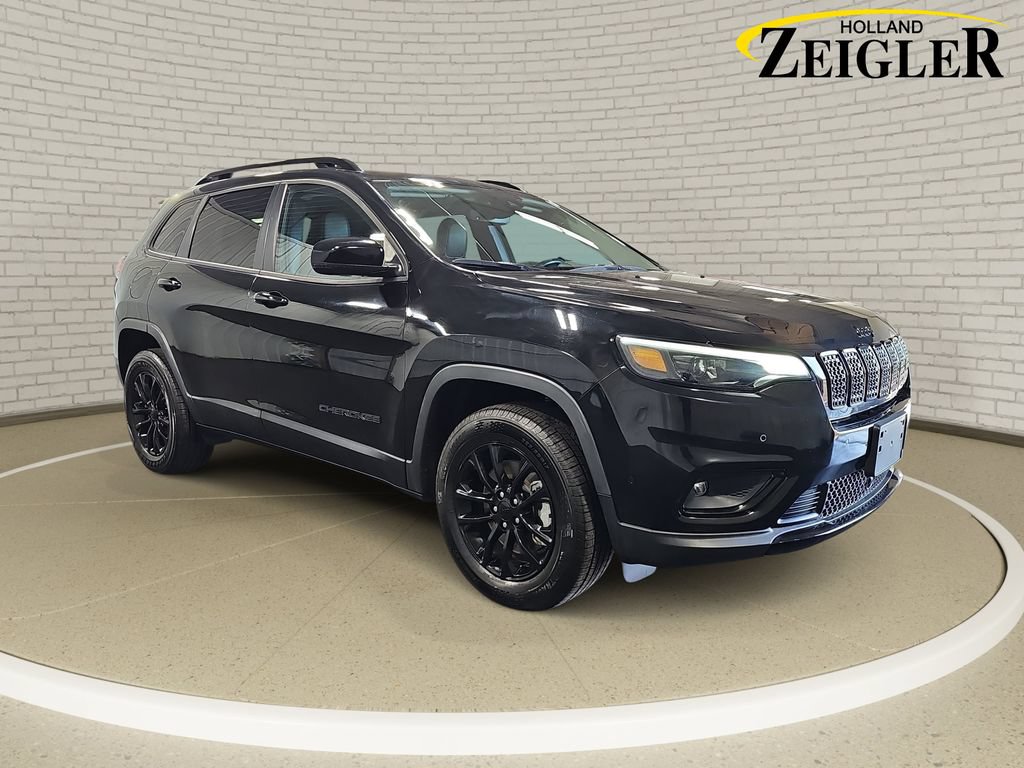 Used 2023 Jeep Cherokee Altitude Lux AWD/4WD image 3