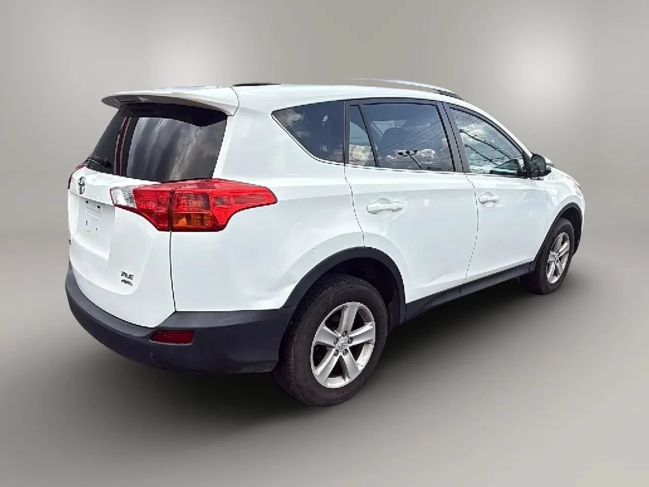 Used 2013 Toyota RAV4 XLE AWD/4WD image 5