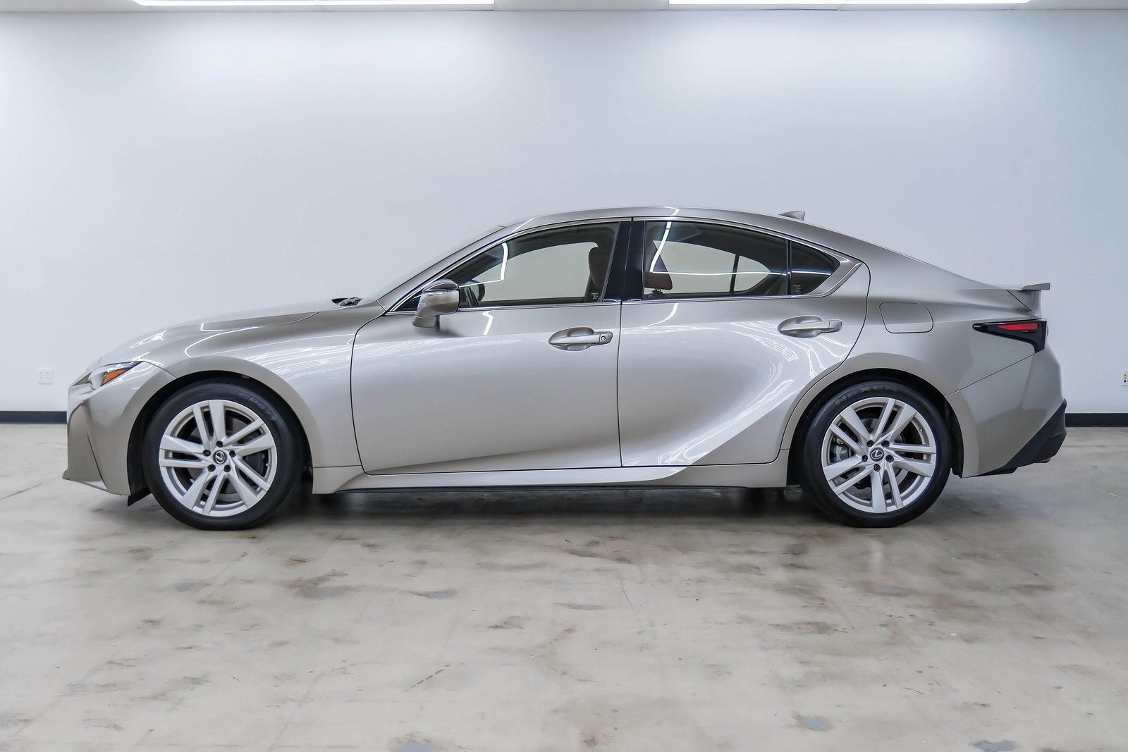 Used 2022 Lexus IS 300 image 16