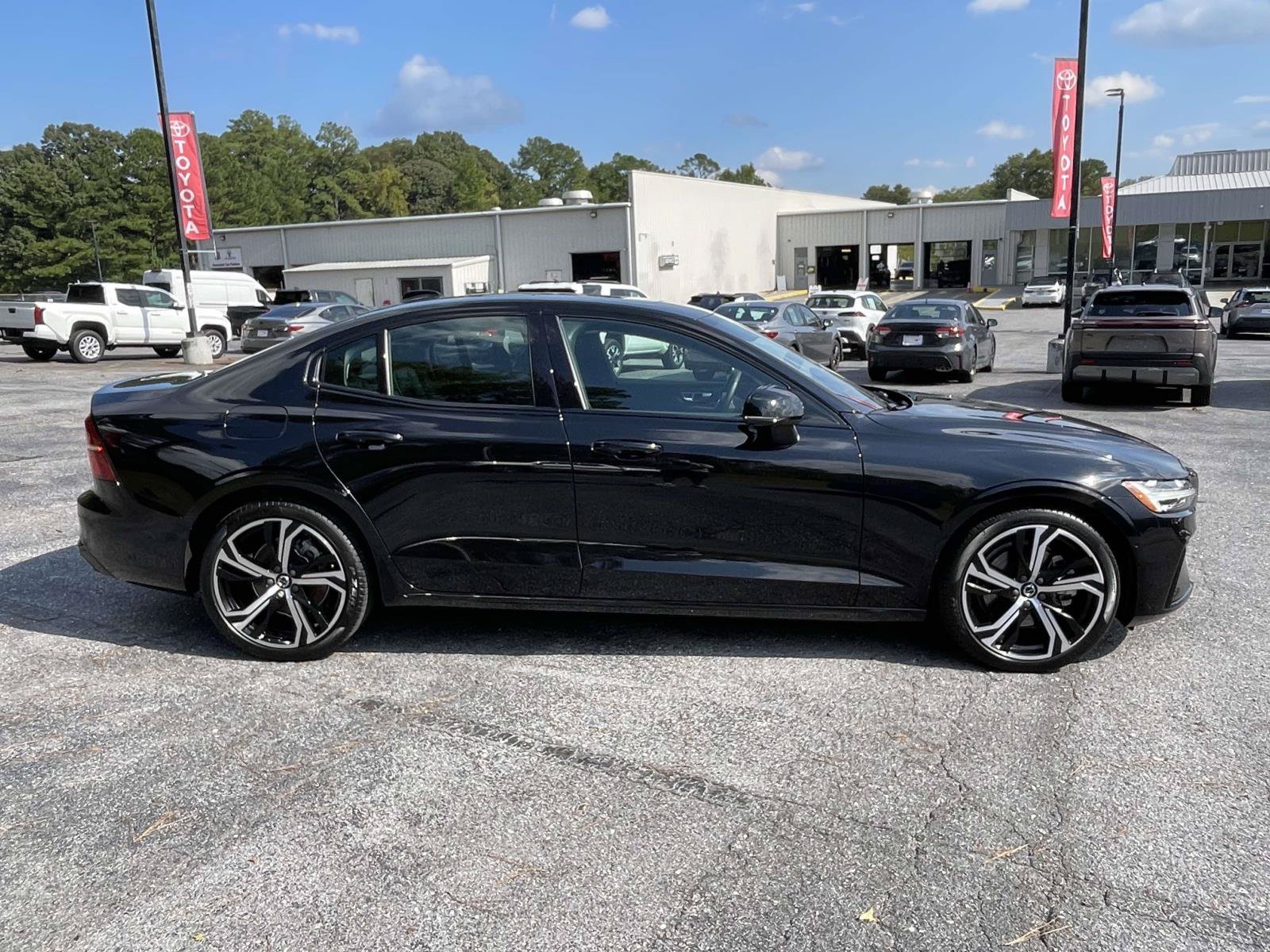 Used 2024 Volvo S60 B5 Plus AWD/4WD image 2
