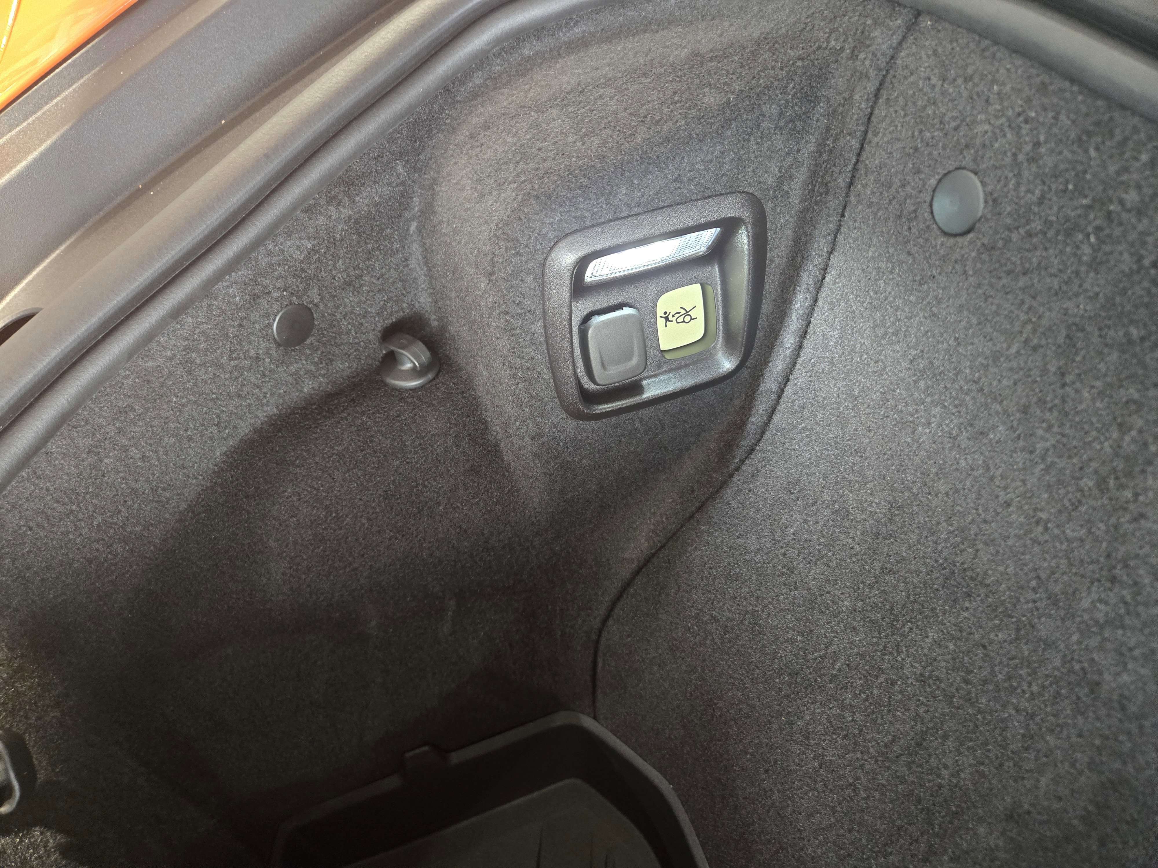 Used 2023 Chevrolet Corvette Stingray Premium Conv w/ Z51 Performance Package image 24