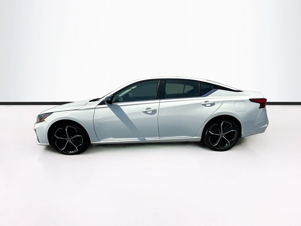 Used 2023 Nissan Altima 2.5 SR FWD image 6