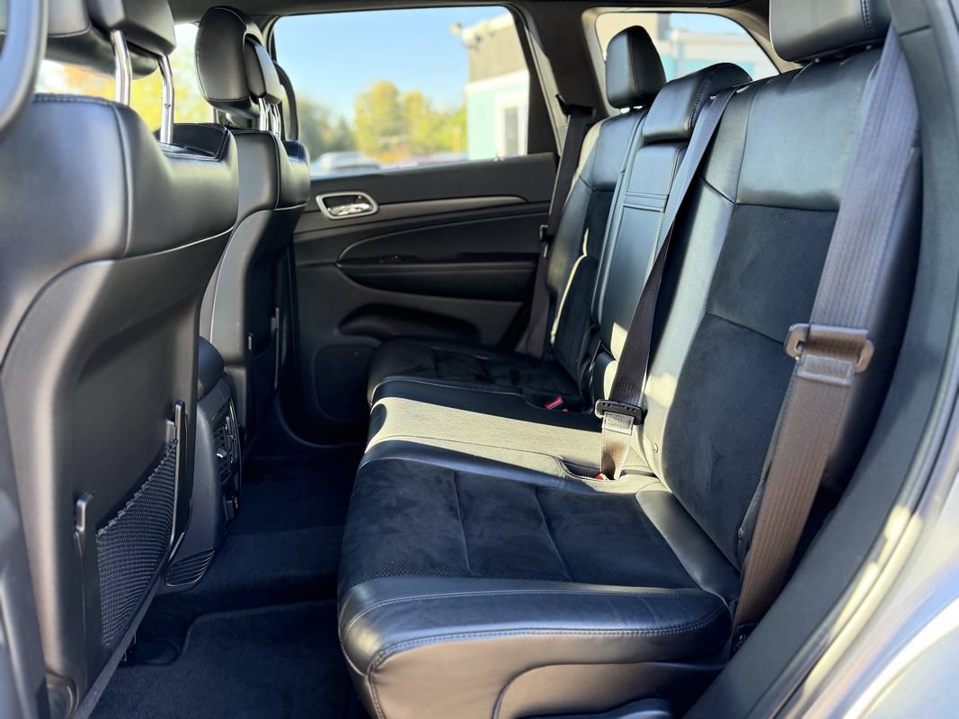Used 2017 Jeep Grand Cherokee Altitude AWD/4WD image 12