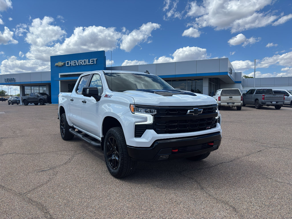 Used 2026 Chevrolet Silverado 1500 LT Trail Boss w/ LT Trail Boss Premium Package AWD/4WD image 2