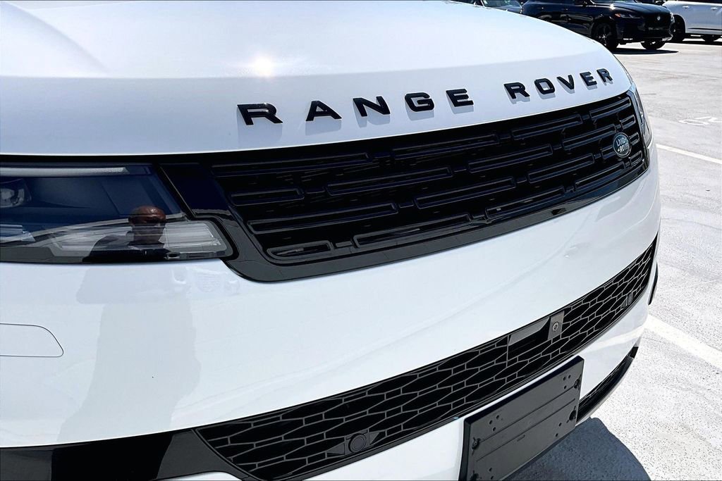 Certified 2025 Land Rover Range Rover Sport SE AWD/4WD image 31