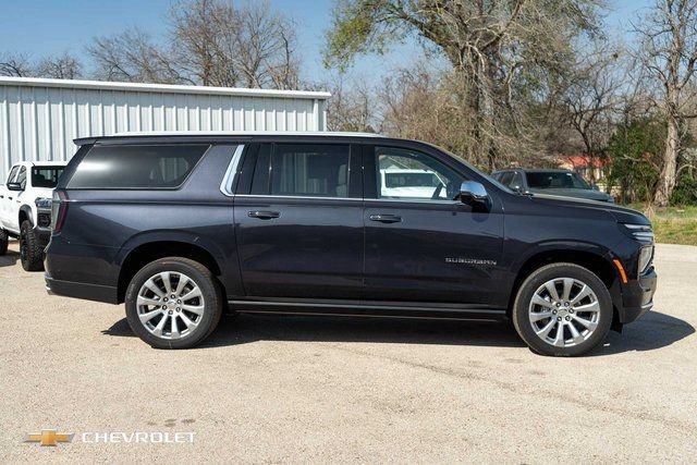 New 2026 Chevrolet Suburban Premier RWD image 4