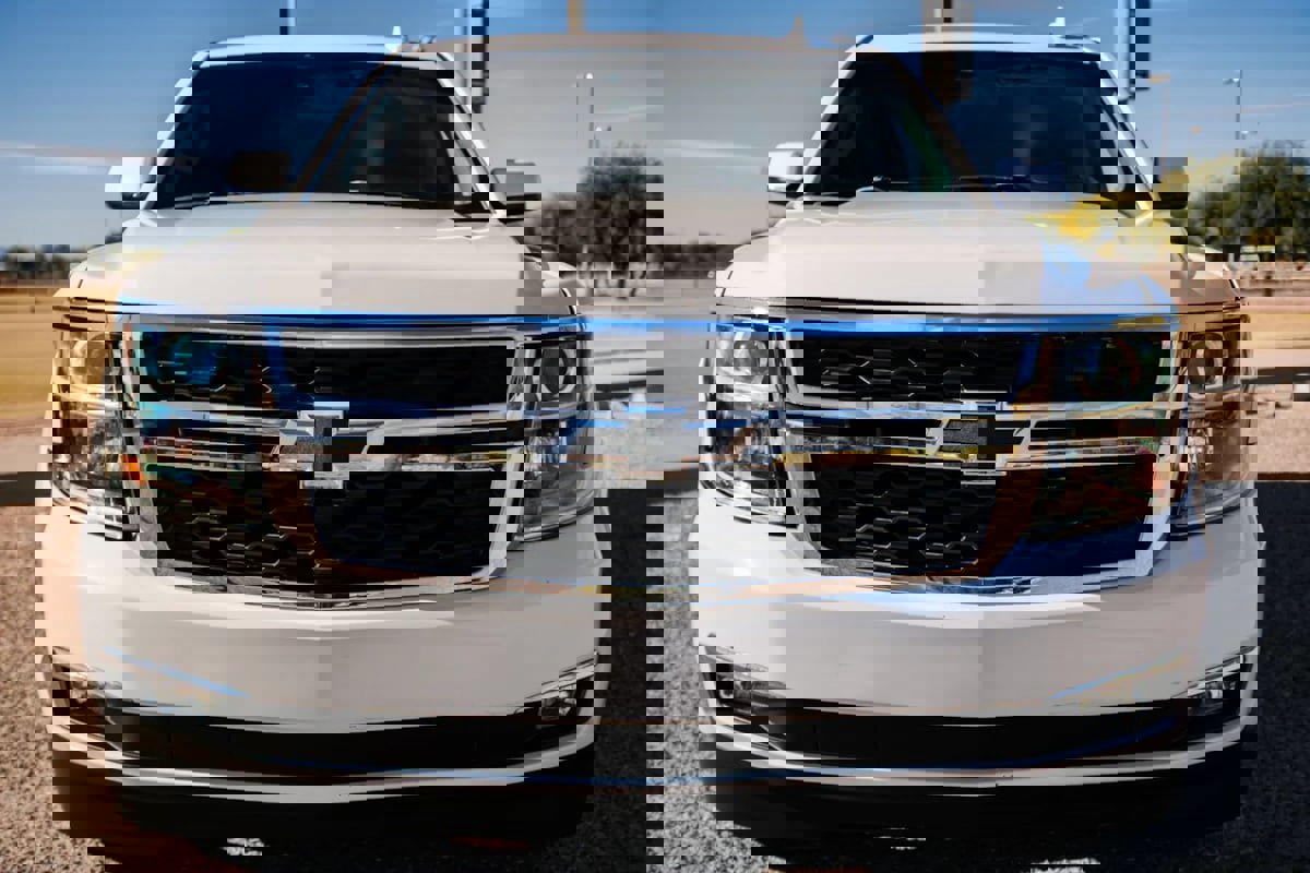 Used 2020 Chevrolet Suburban LT w/ Max Trailering Package image 2