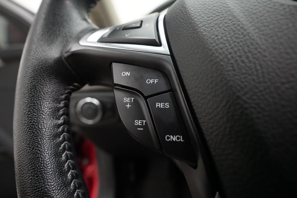 Used 2020 Ford Fusion SE w/ Equipment Group 151A FWD image 19