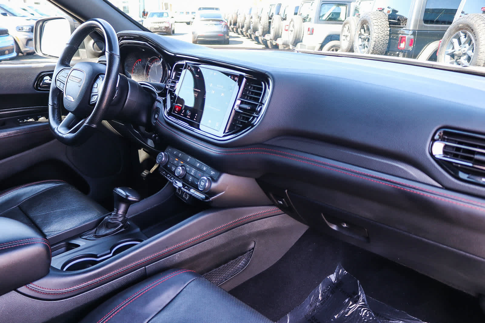 Used 2024 Dodge Durango GT RWD image 16