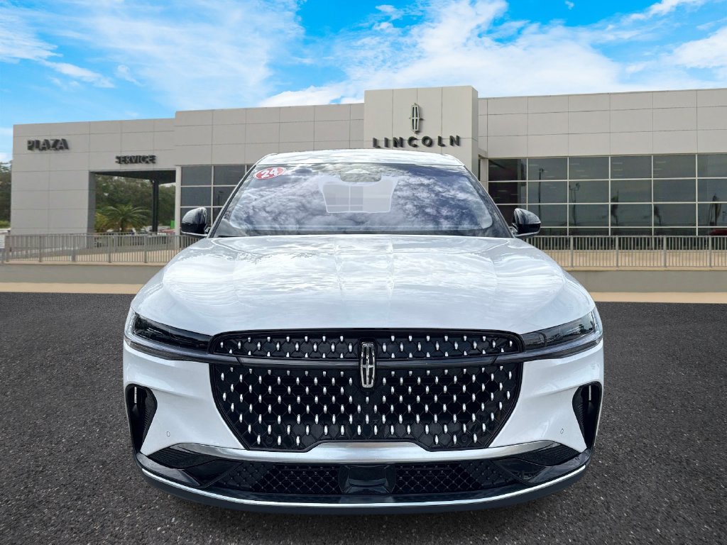 Used 2024 Lincoln Nautilus Premier AWD/4WD image 8