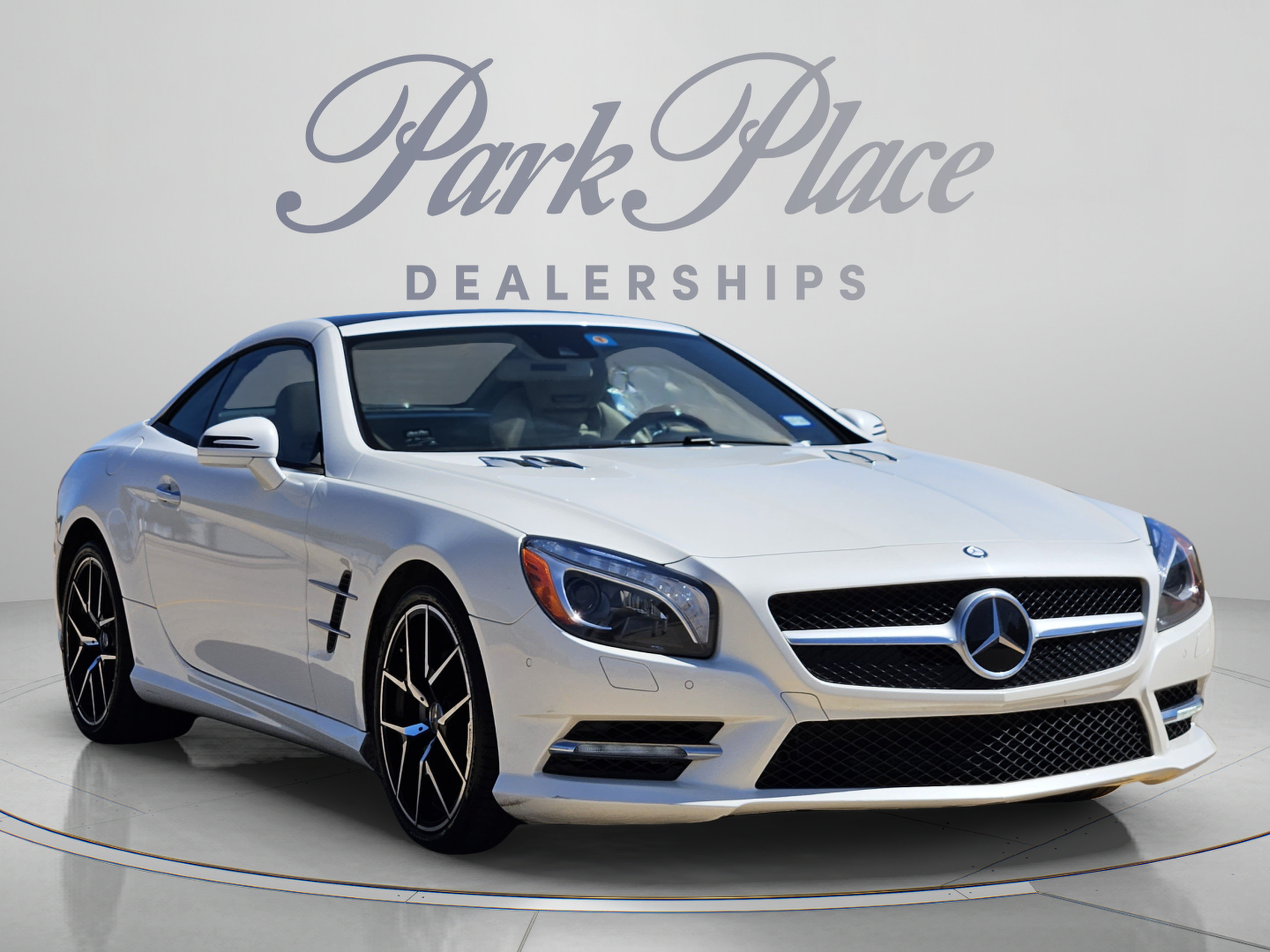 Used 2013 Mercedes-Benz SL 550 image 4