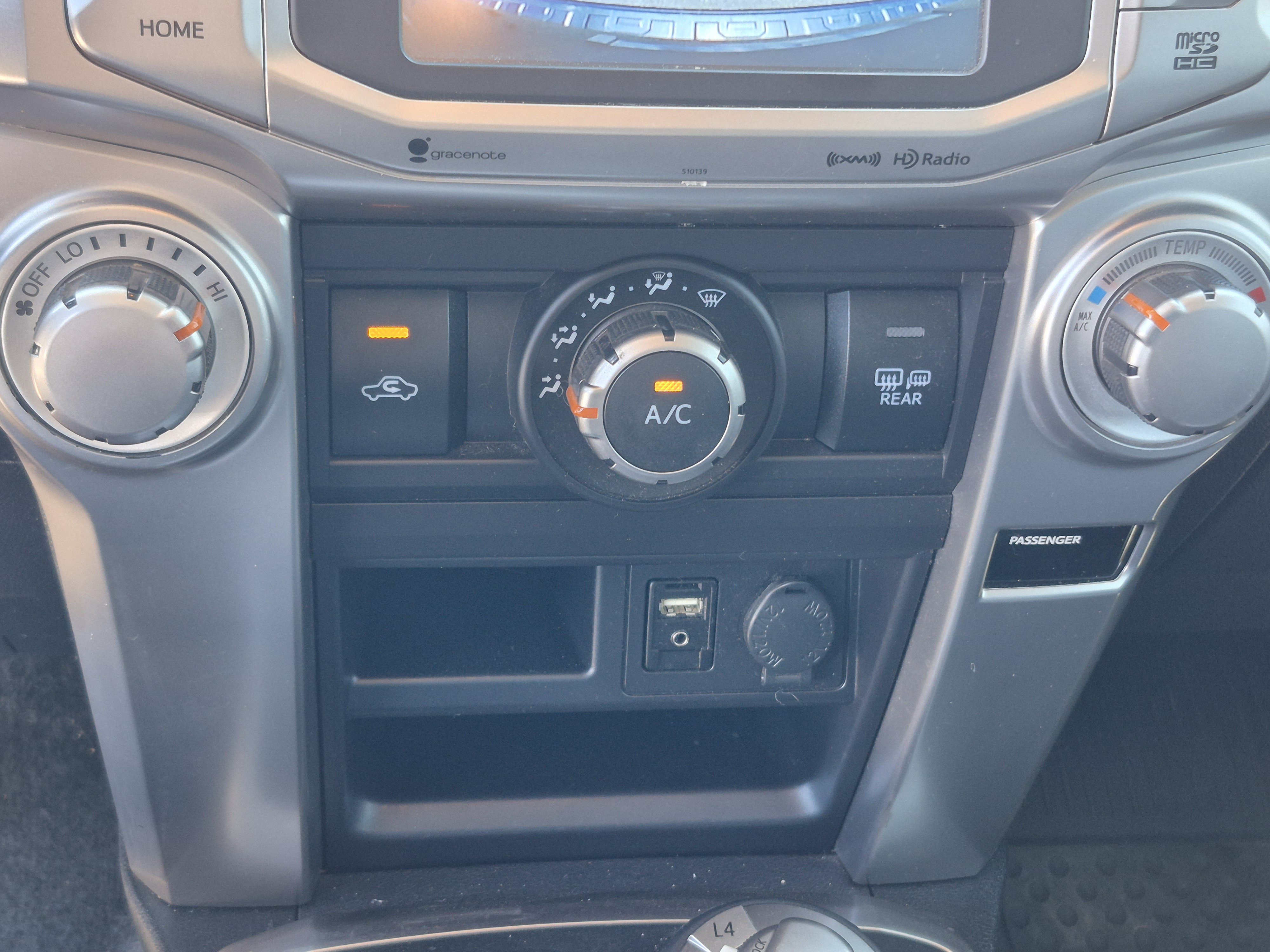 Used 2018 Toyota 4Runner SR5 Premium AWD/4WD image 36