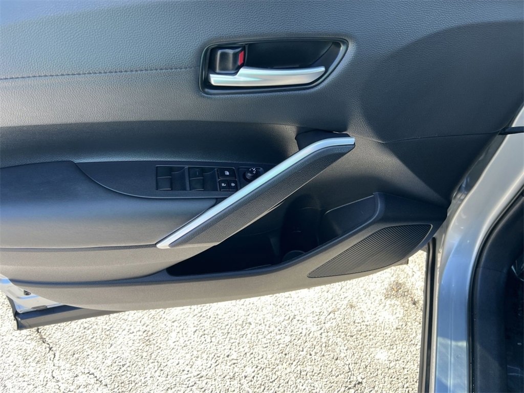 Used 2024 Toyota Corolla Cross XSE image 15