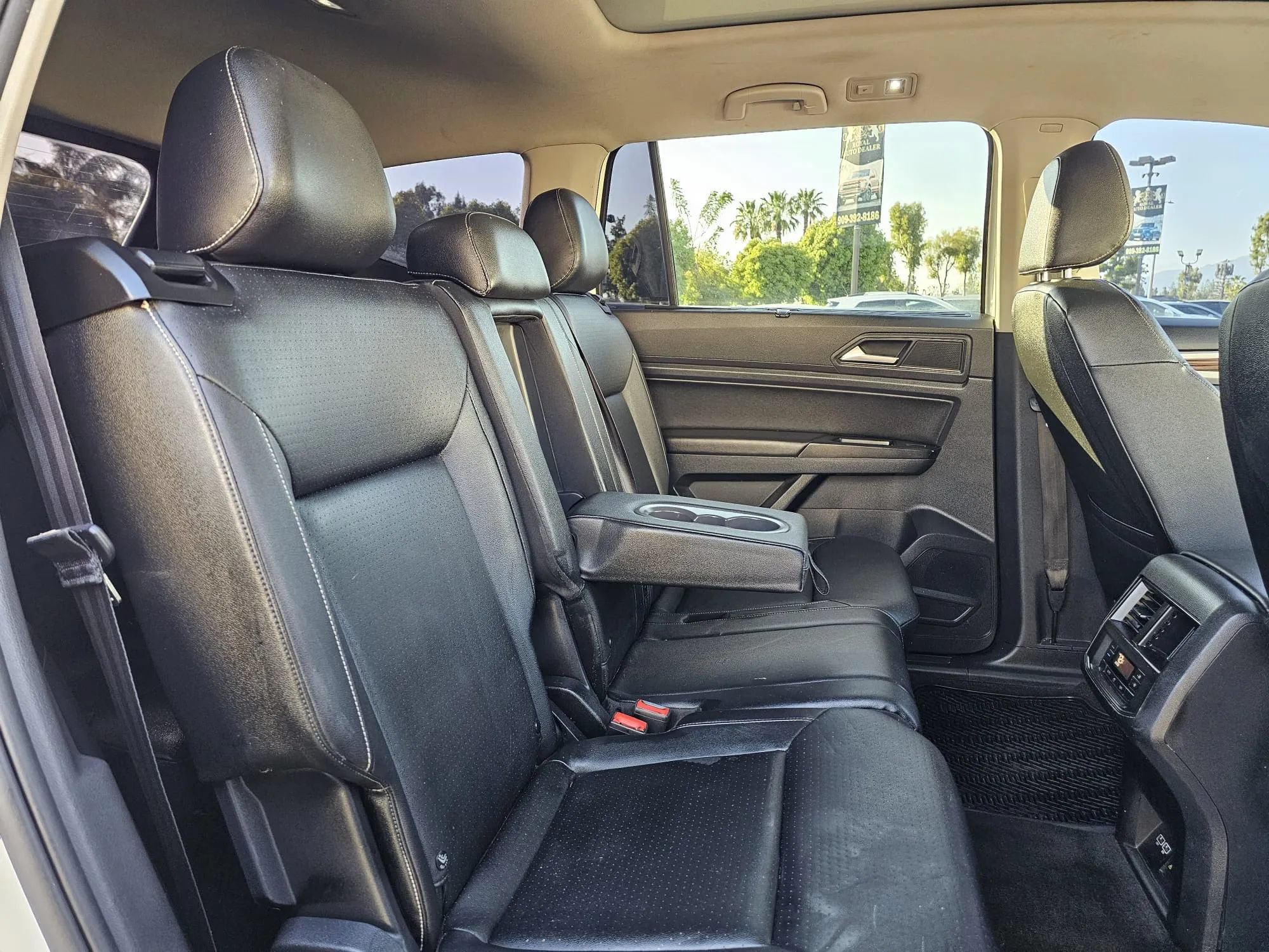 Used 2021 Volkswagen Atlas SE w/ Panoramic Sunroof Package FWD image 15