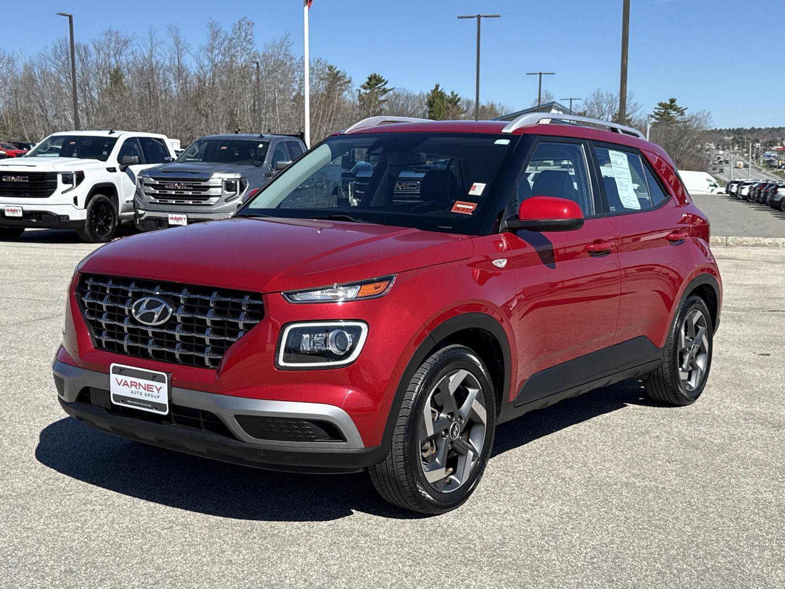 Used 2022 Hyundai Venue Limited w/ Cargo Package FWD image 1