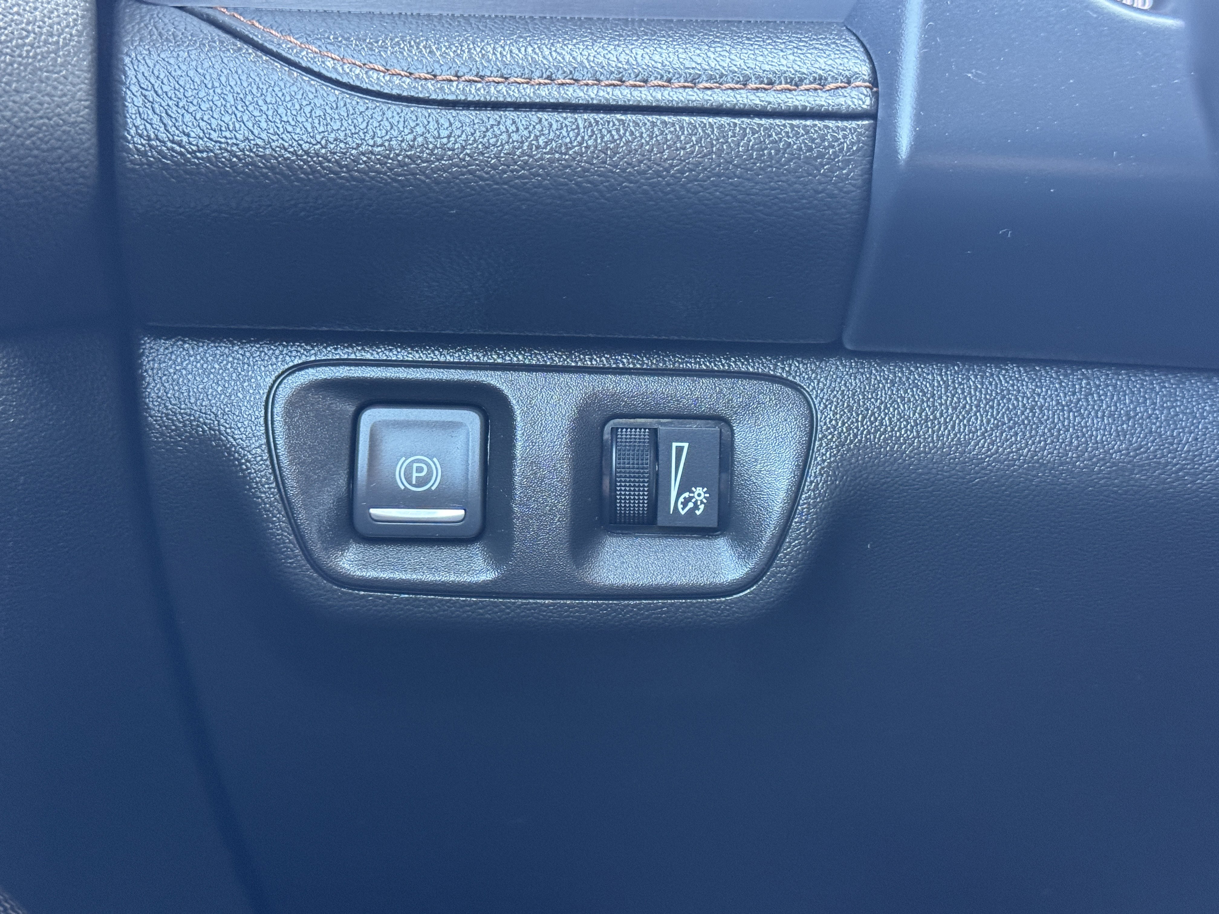 Certified 2020 GMC Acadia AT4 image 33