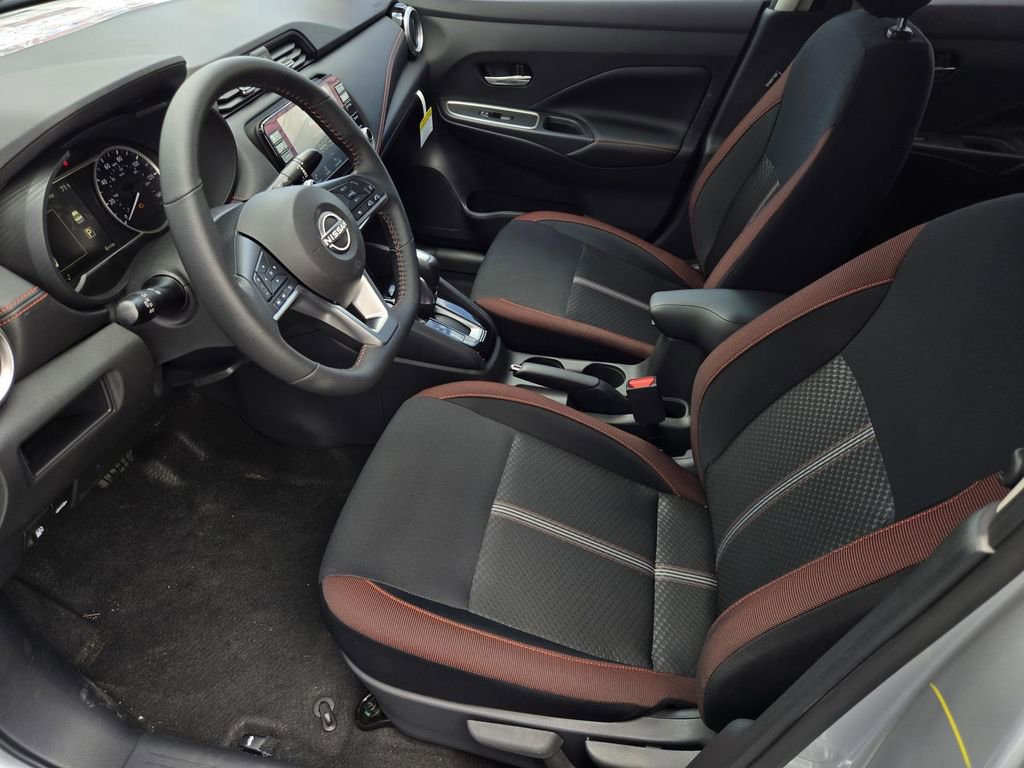 New 2025 Nissan Versa SR w/ Trunk Package image 17