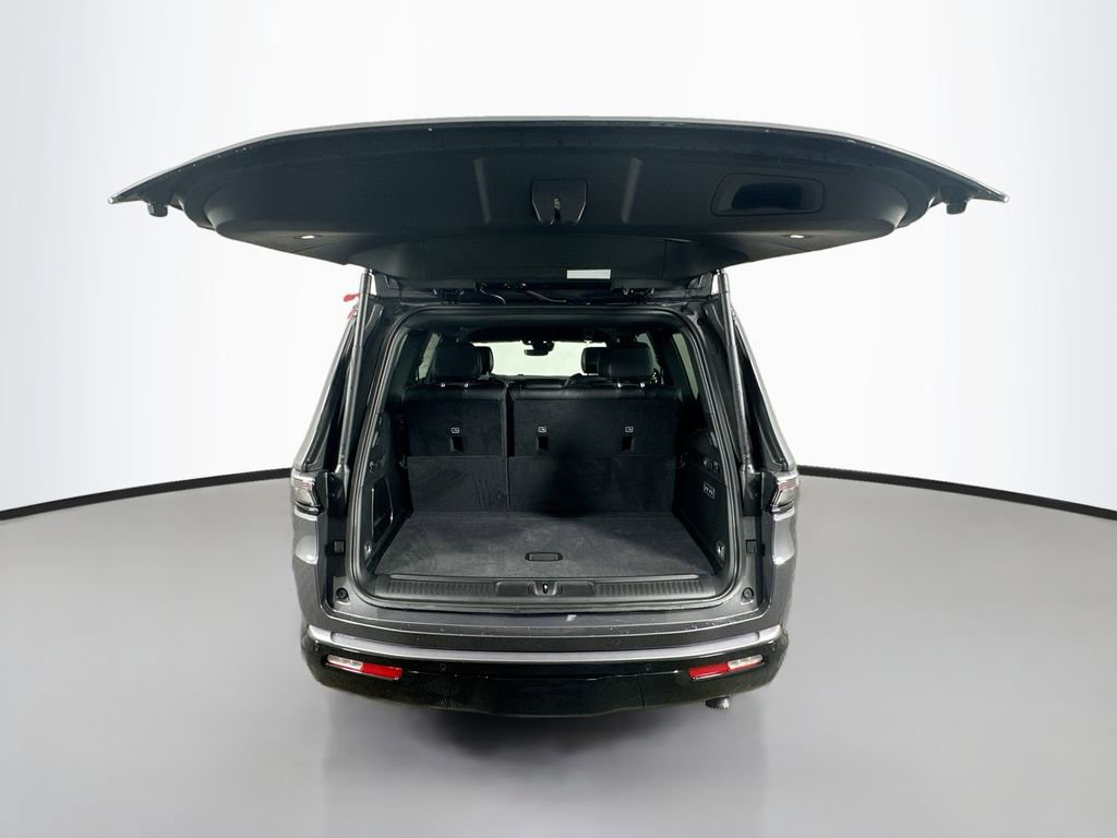 New 2026 Jeep Grand Wagoneer Limited w/ Convenience Group I image 16