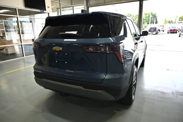 New 2027 Chevrolet Equinox LT w/ Convenience Package II FWD image 5