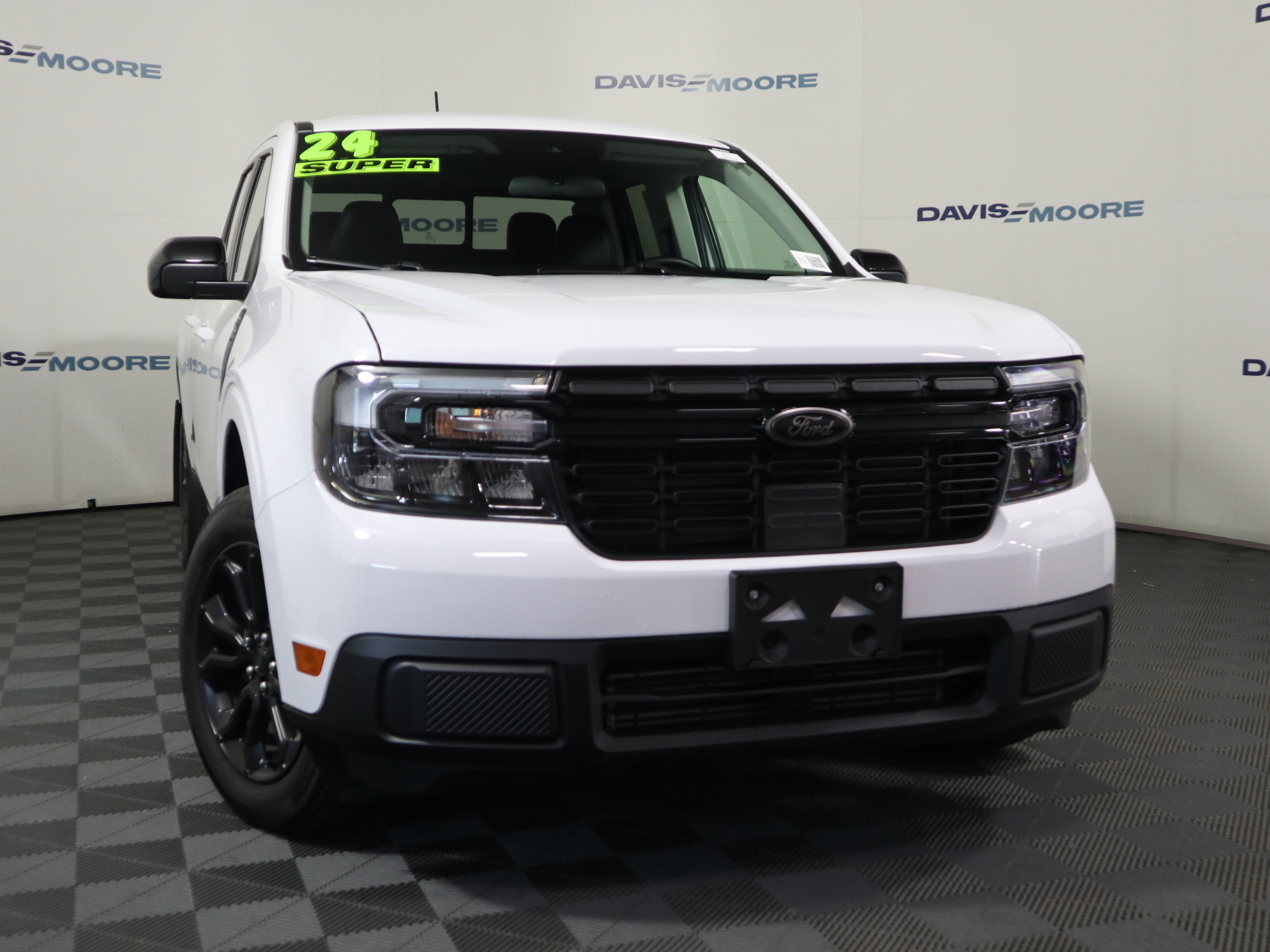 Used 2024 Ford Maverick Lariat w/ Black Appearance Package image 2