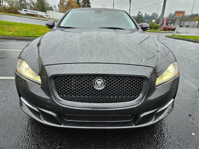 Used 2011 Jaguar XJ image 8