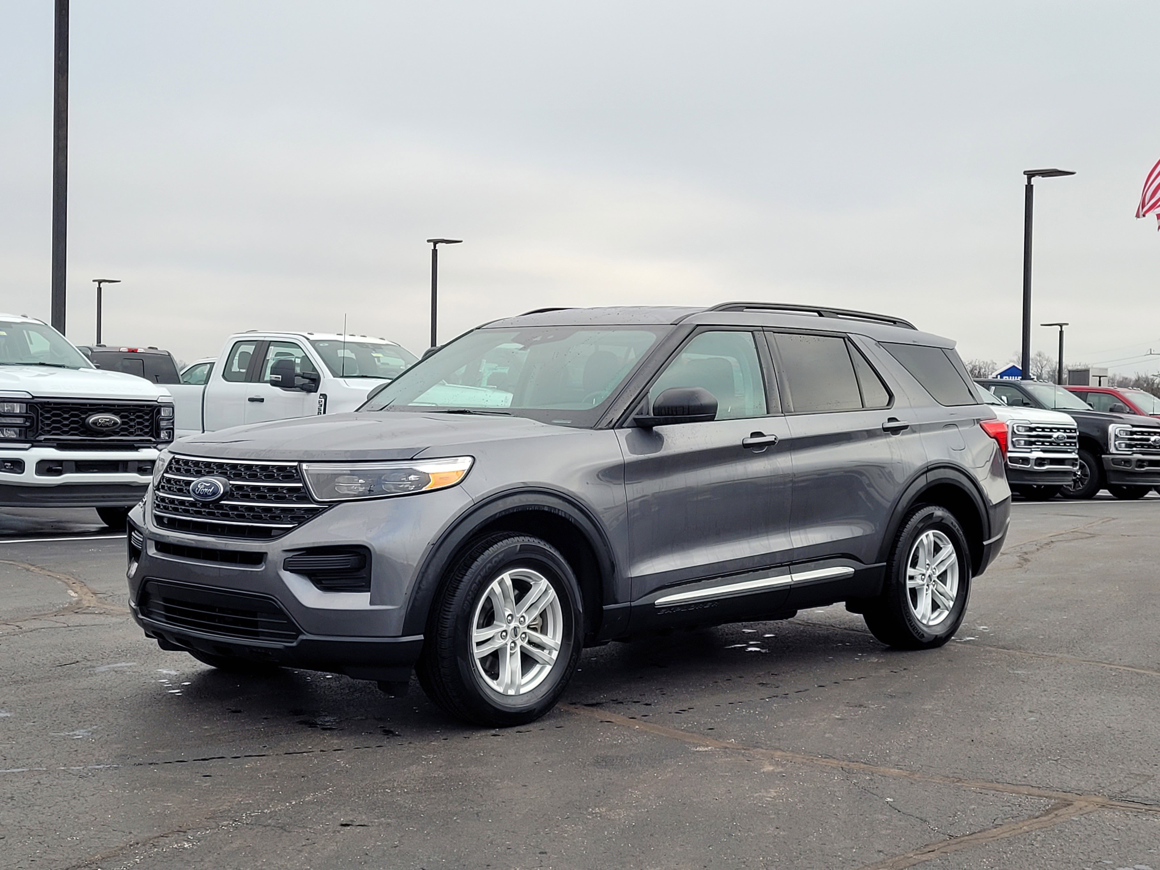 Used 2022 Ford Explorer XLT image 8