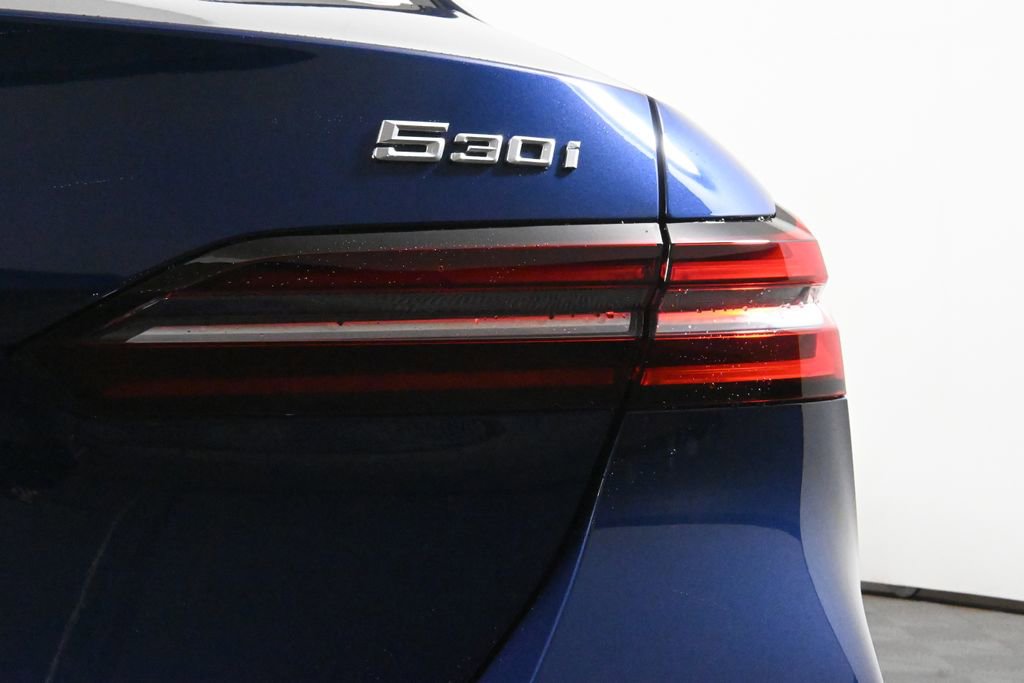Used 2026 BMW 530i xDrive w/ Premium Package image 13