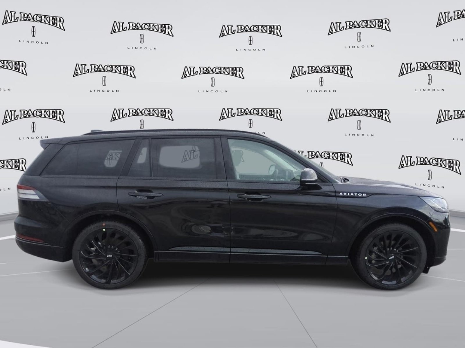 New 2027 Lincoln Aviator Reserve w/ Jet Appearance Package RWD image 6