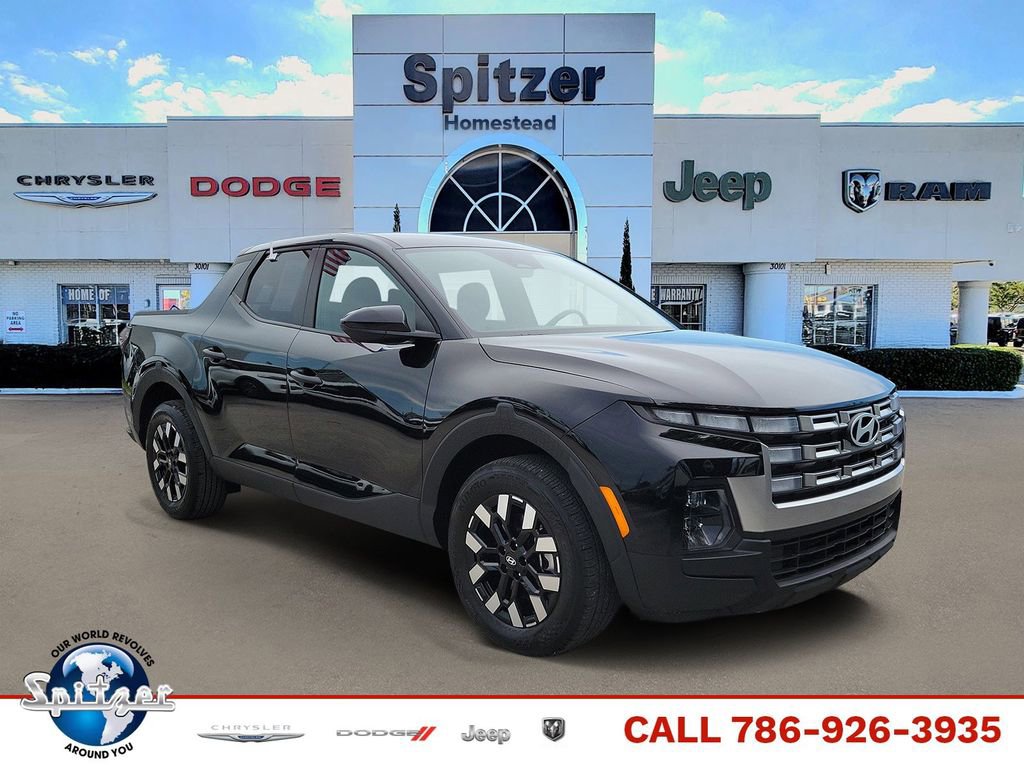 Used 2025 Hyundai Santa Cruz SE FWD image 1