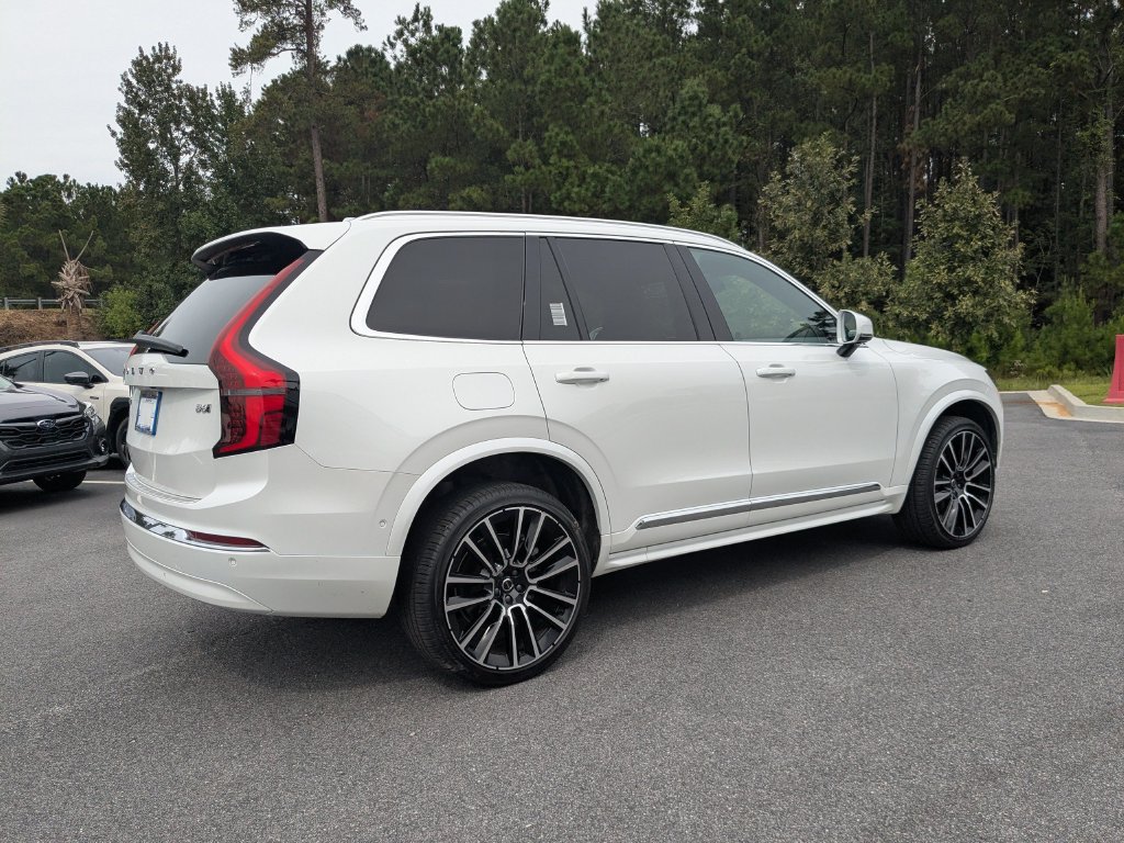 Used 2025 Volvo XC90 B6 Ultra AWD/4WD image 4