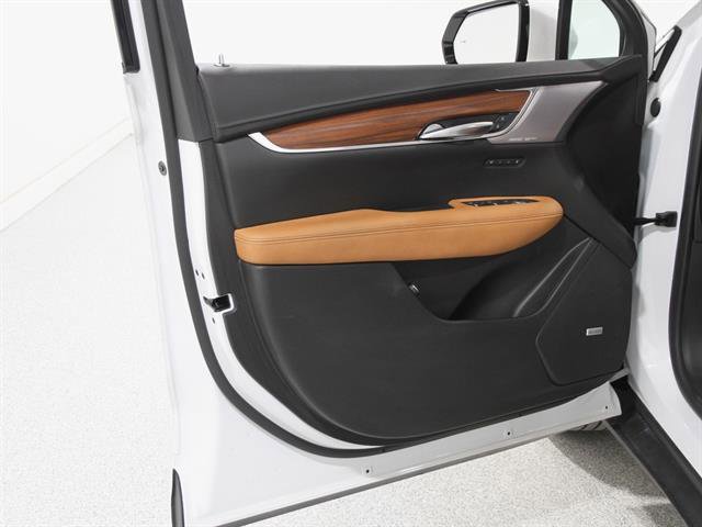 Certified 2023 Cadillac XT5 Premium Luxury w/ Technology Package image 4