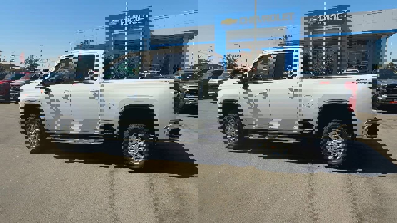 Used 2024 Chevrolet Silverado 2500 LT image 5