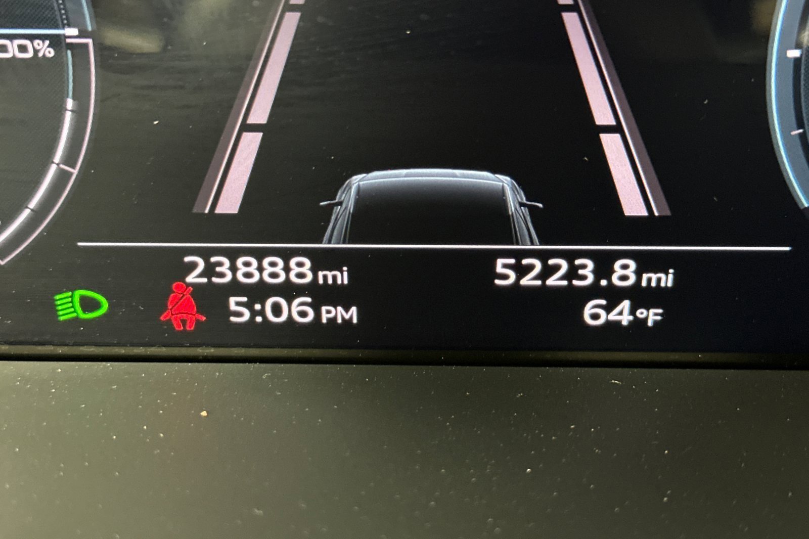 Used 2022 Audi e-tron Premium w/ Convenience Plus Package image 23