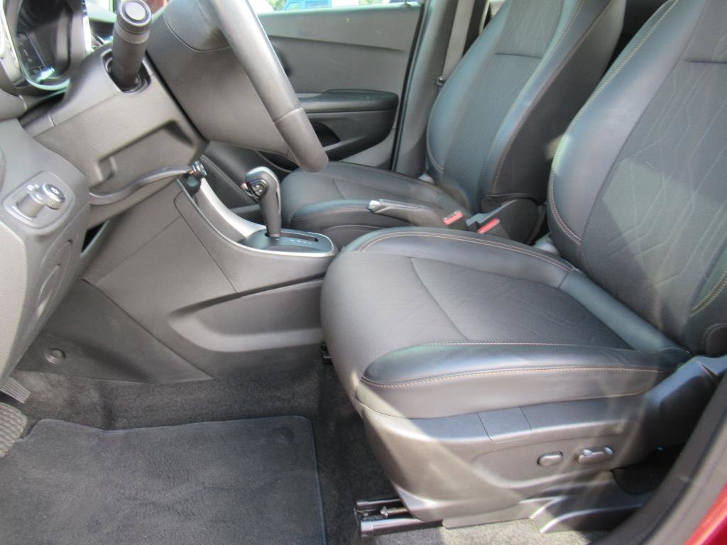 Used 2022 Chevrolet Trax LT w/ LT Convenience Package image 15