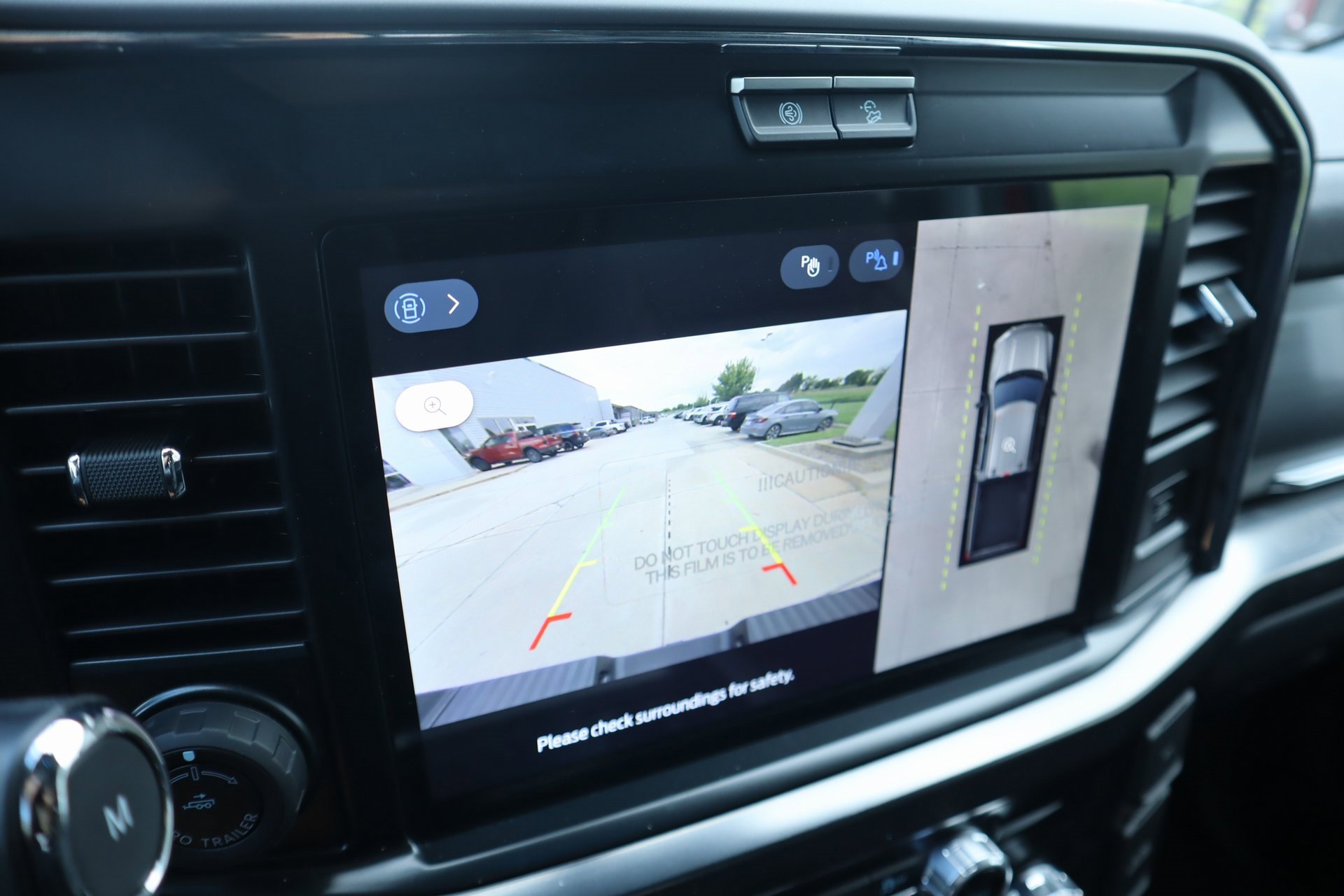 New 2026 Ford F250 Lariat w/ Black Appearance Package image 8