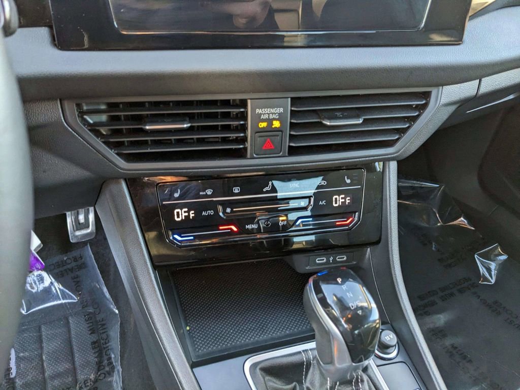 Certified 2025 Volkswagen Jetta Sport image 20