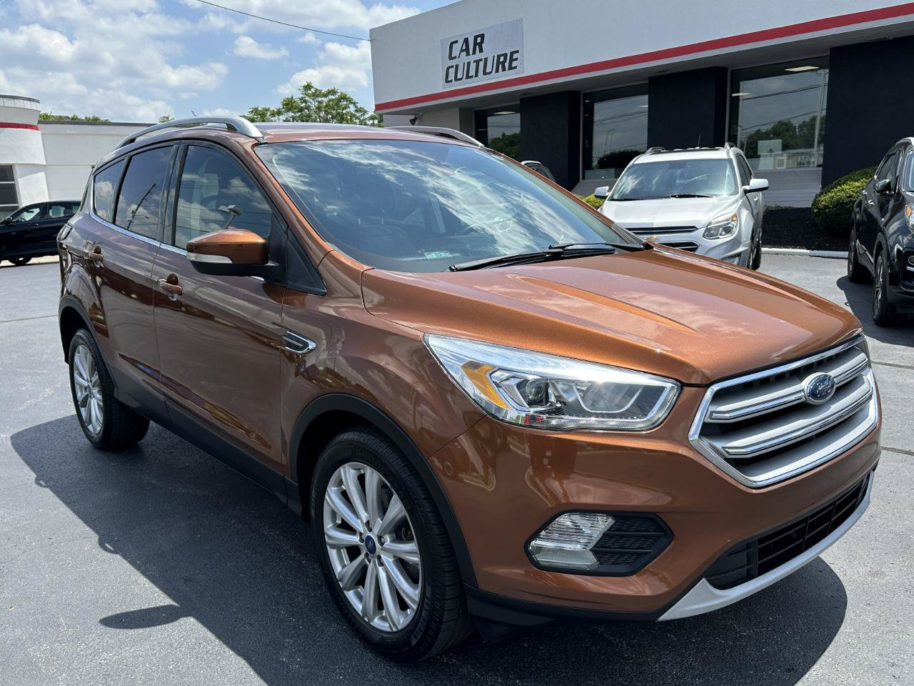 Used 2017 Ford Escape Titanium FWD image 2