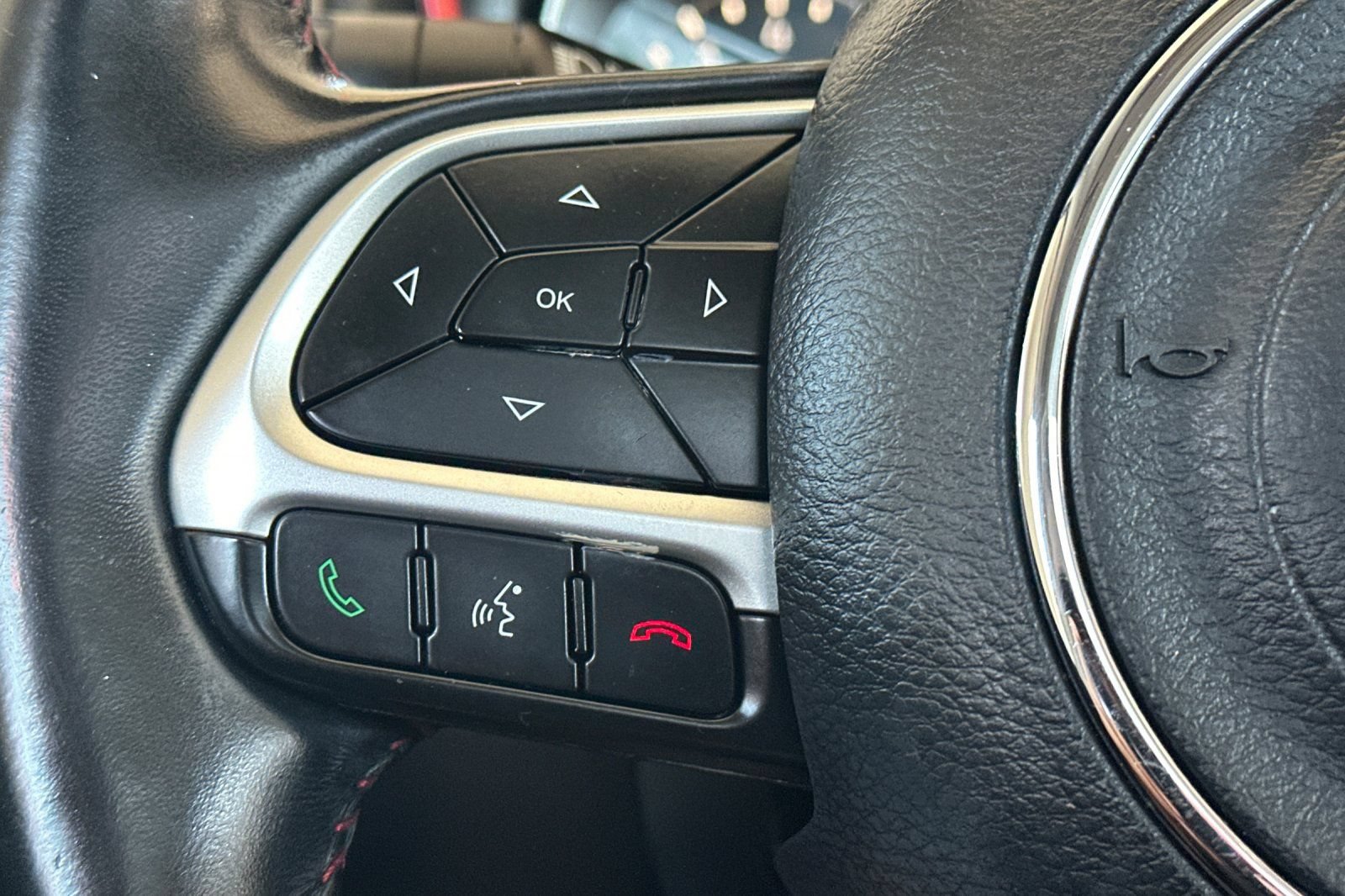 Used 2019 Jeep Compass Trailhawk w/ Leather Interior Group AWD/4WD image 24