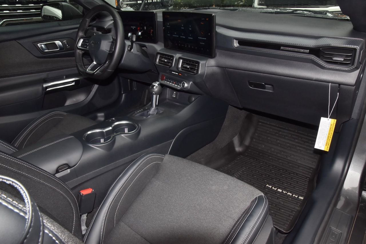 Certified 2024 Ford Mustang Coupe RWD image 17