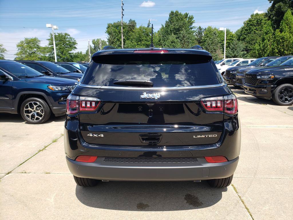New 2026 Jeep Compass Limited w/ Sun, Sound & Navigation Group AWD/4WD image 5