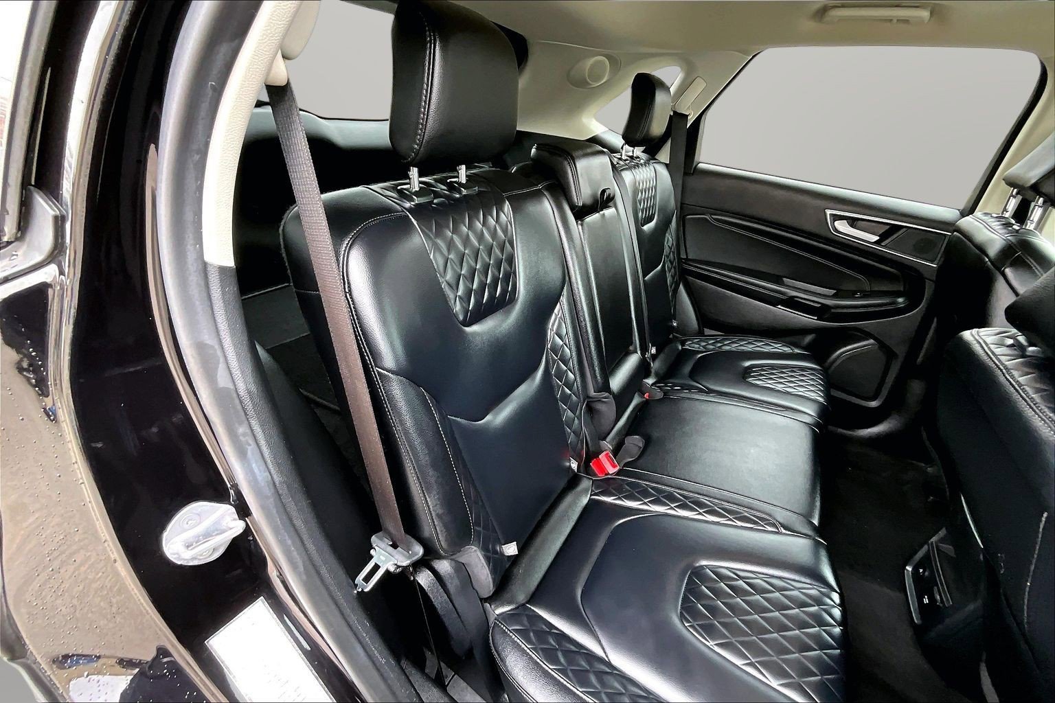 Used 2024 Ford Edge Titanium AWD/4WD image 17
