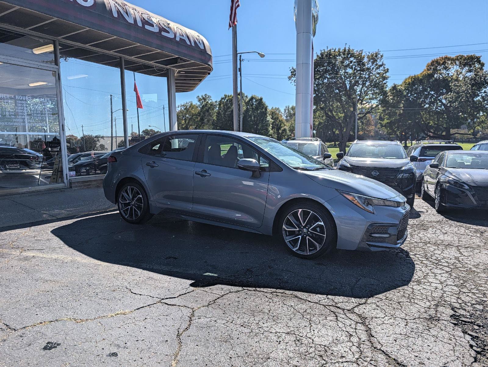 Used 2022 Toyota Corolla SE w/ Carpet Mat Package (TMS) FWD image 12