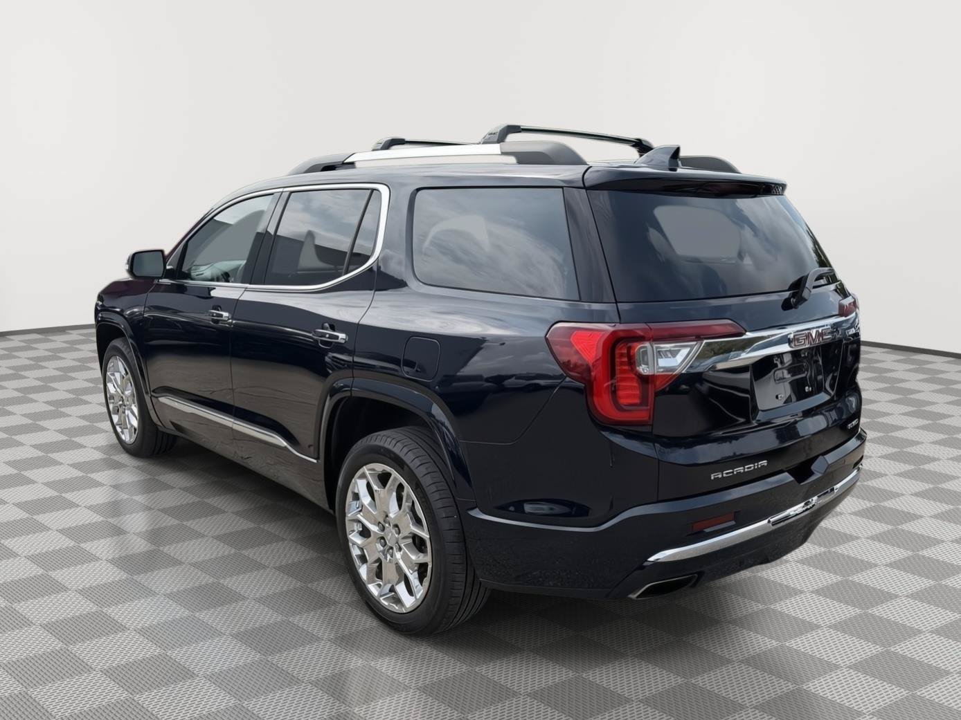 Used 2022 GMC Acadia Denali w/ Denali Ultimate Package AWD/4WD image 5