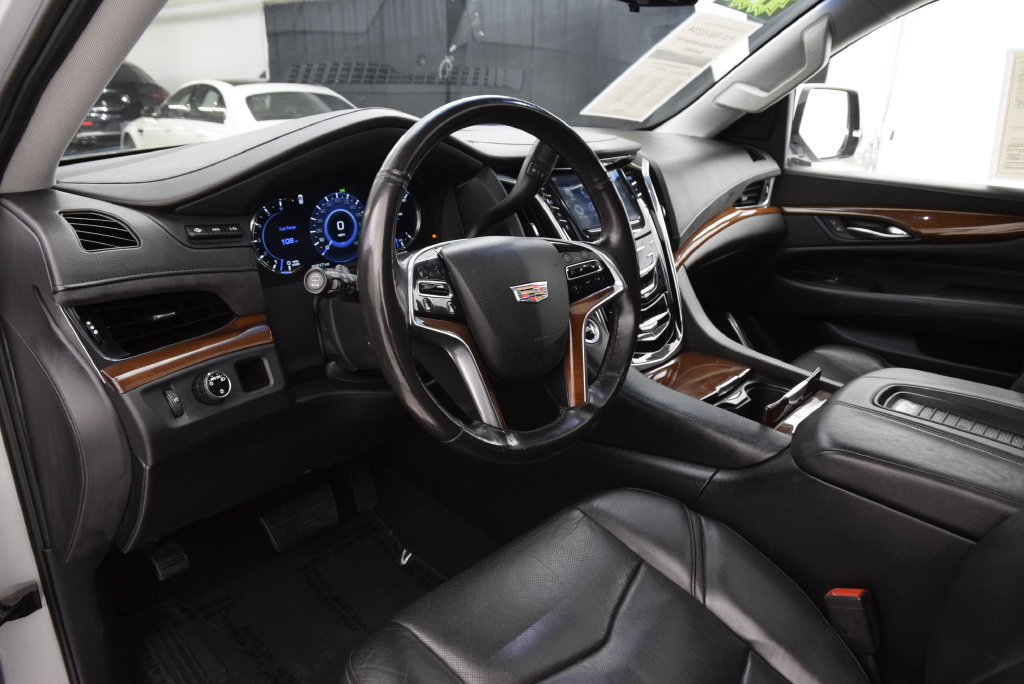 Used 2018 Cadillac Escalade ESV Luxury RWD image 21