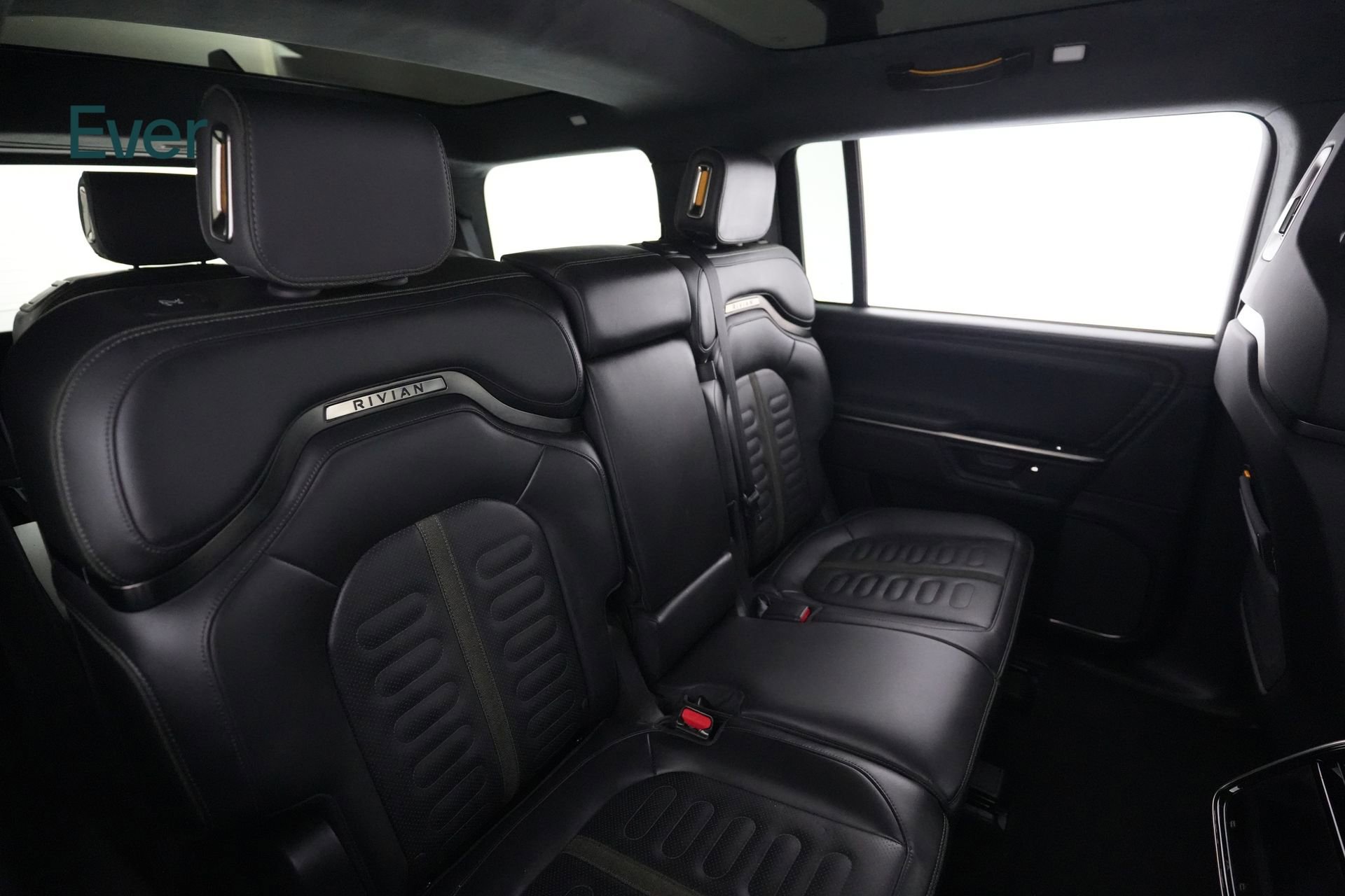 Used 2025 Rivian R1S Adventure AWD/4WD image 5