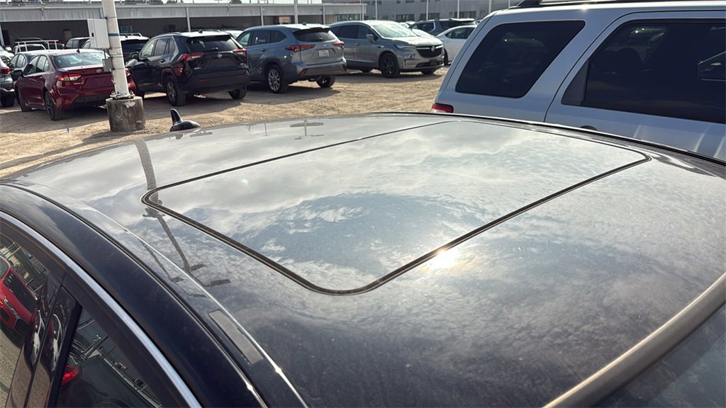 Used 2014 Mercedes-Benz C 300 4MATIC Sedan image 9