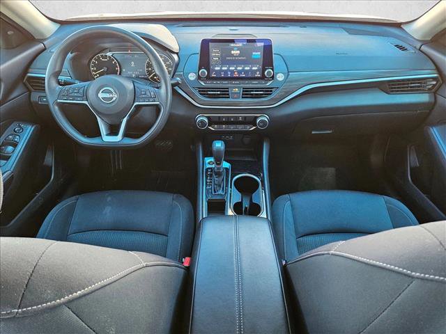 Used 2024 Nissan Altima 2.5 SV image 17
