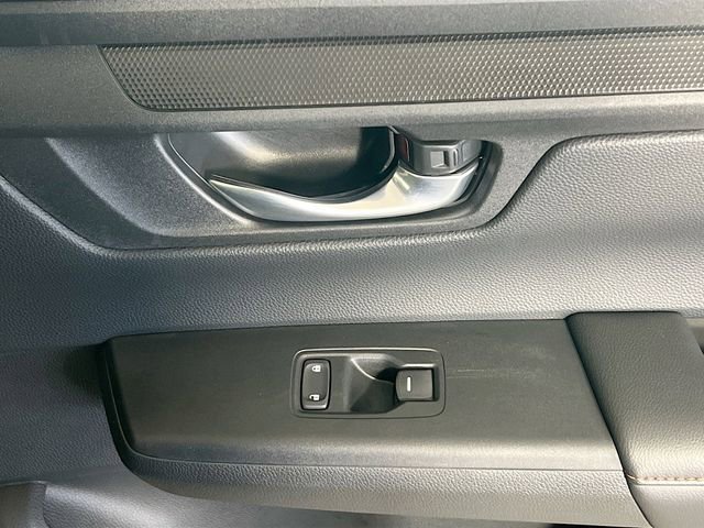 Used 2025 Honda CR-V Sport-L image 32