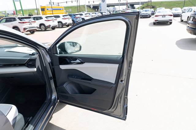 New 2026 Volkswagen Taos S FWD image 16